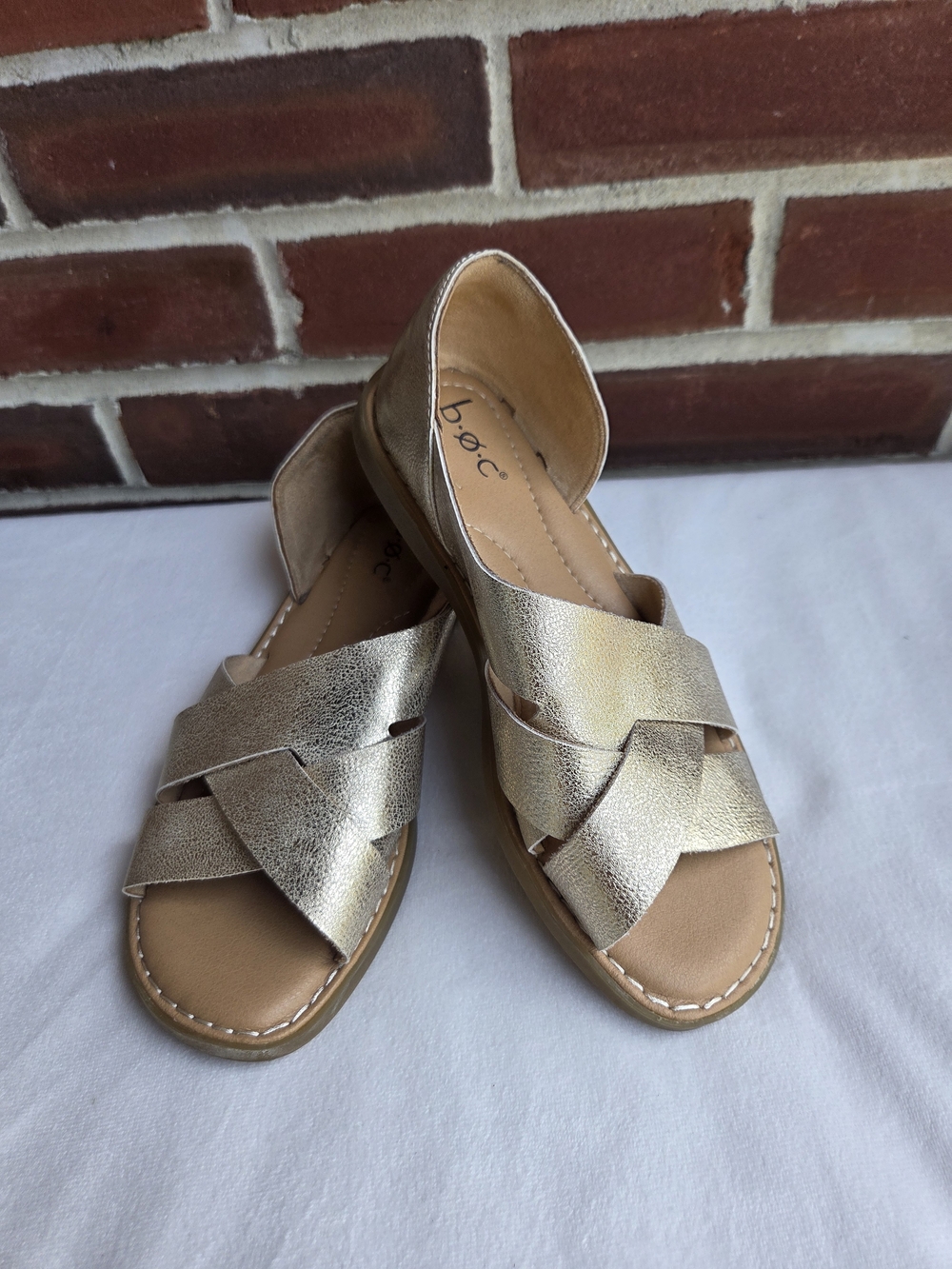 b.o.c. Born Concept Gold Metallic Fisherman Sandals Women’s Size 6M